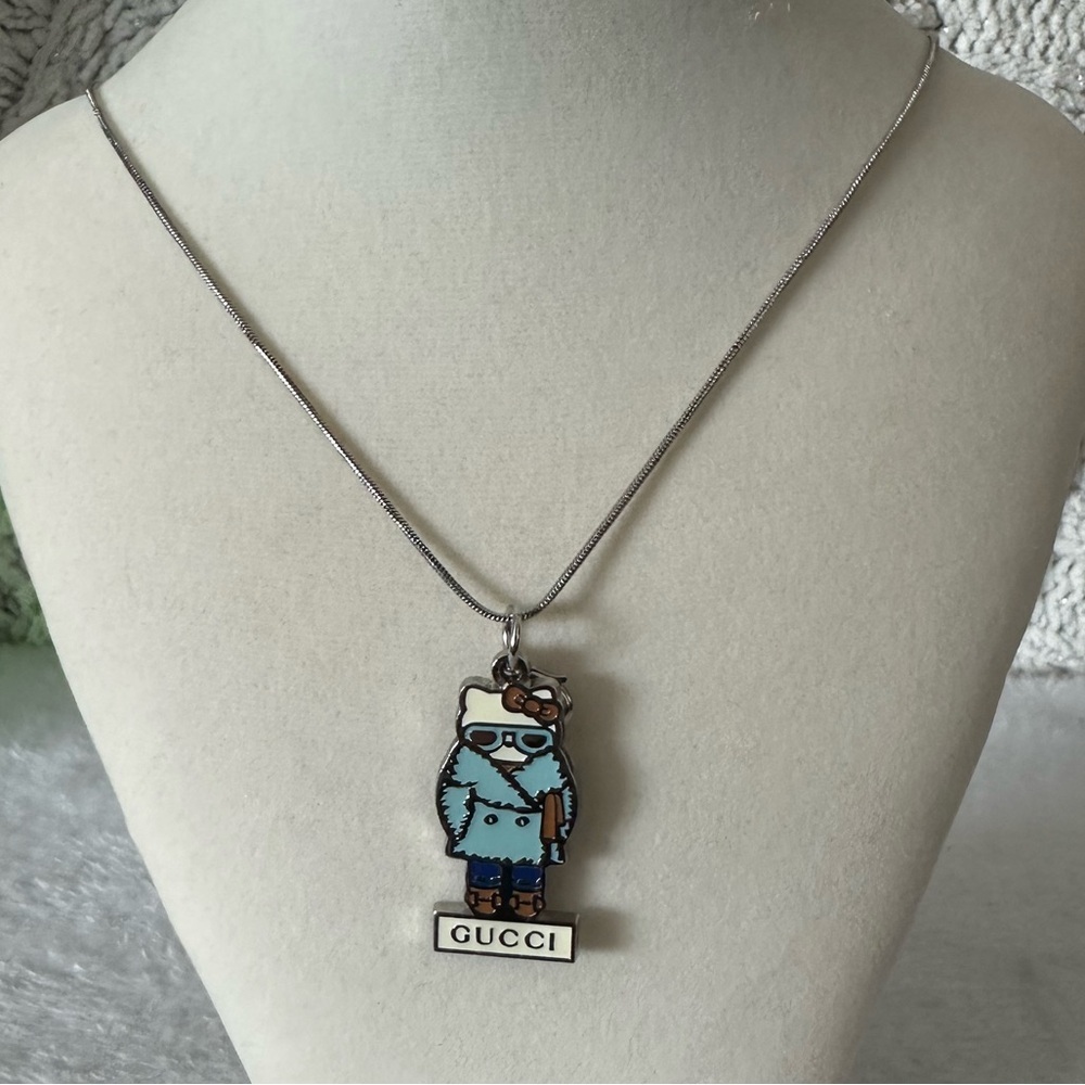 Rare Gucci X Hello Kitty Collaboration - Picture 3 of 7